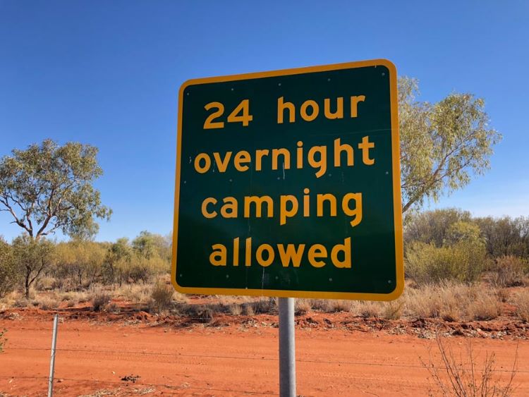 Overnight Camping Schild in Australien